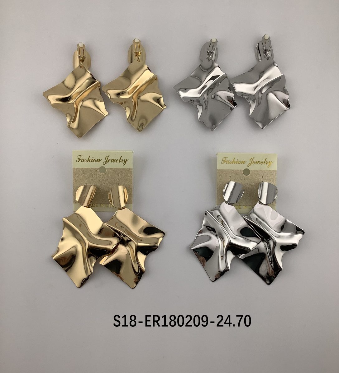 Aros (clip on) 6 pcs dorados / 6 pcs plateado