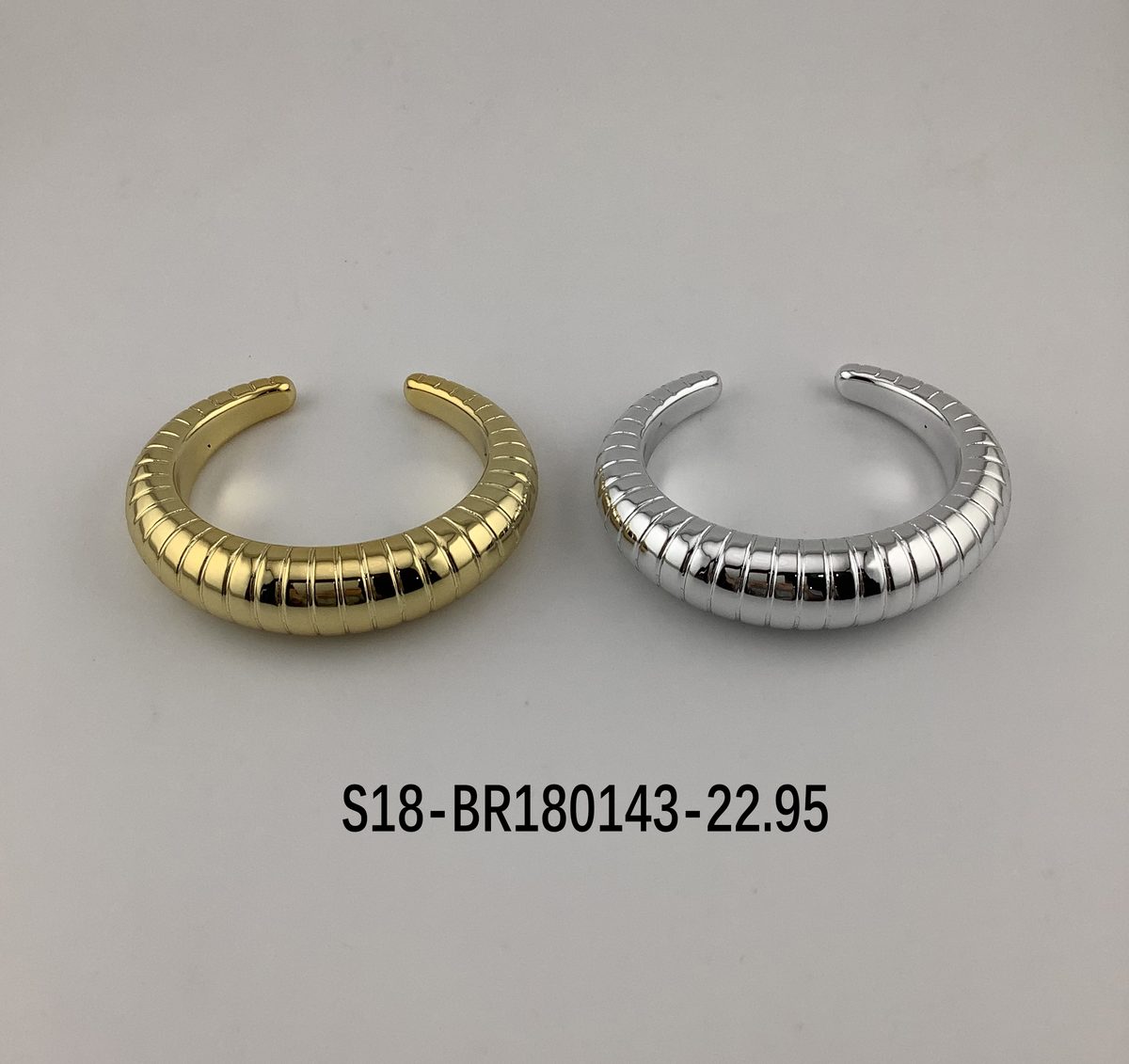 Pulsera. 6 pcs plateado / 6 pcs dorado