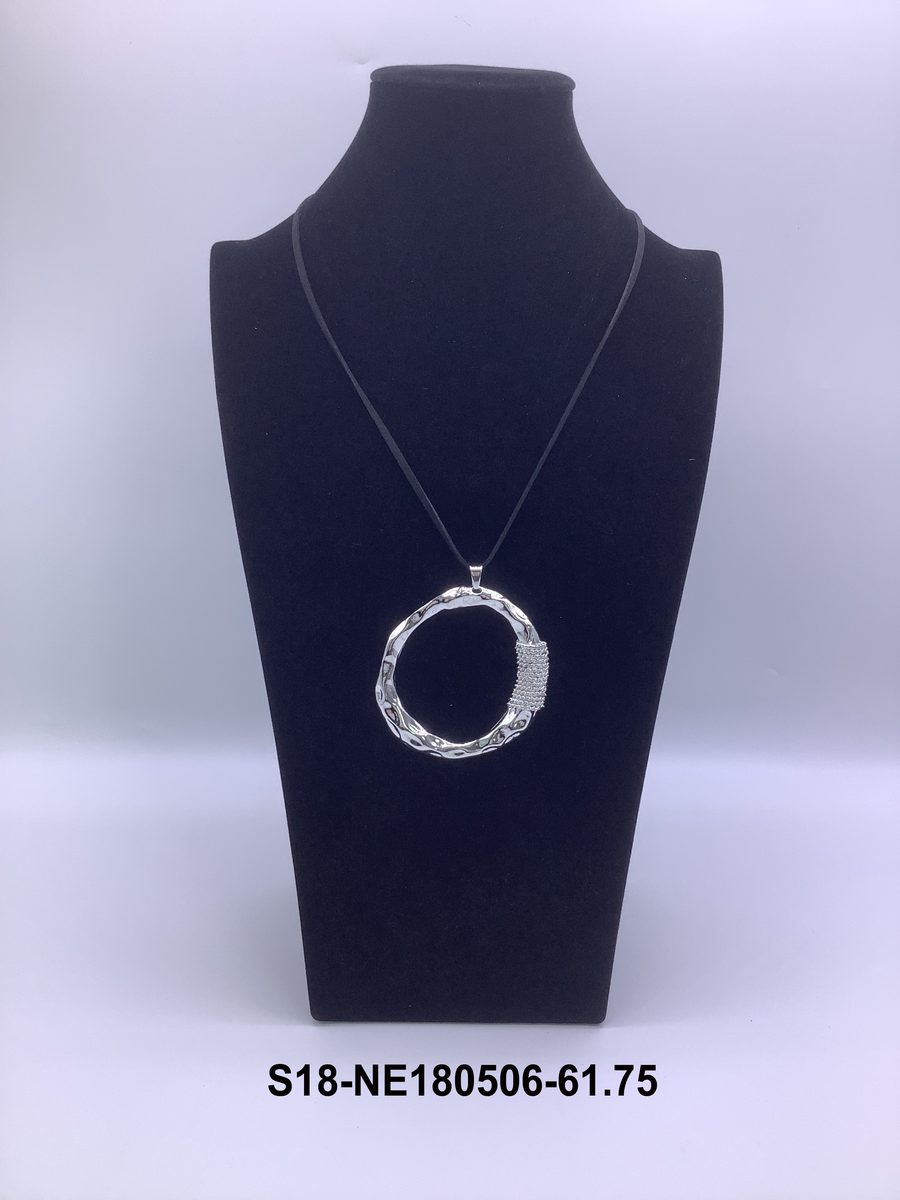 Collar 6 pcs plateados / 6 pcs dorados