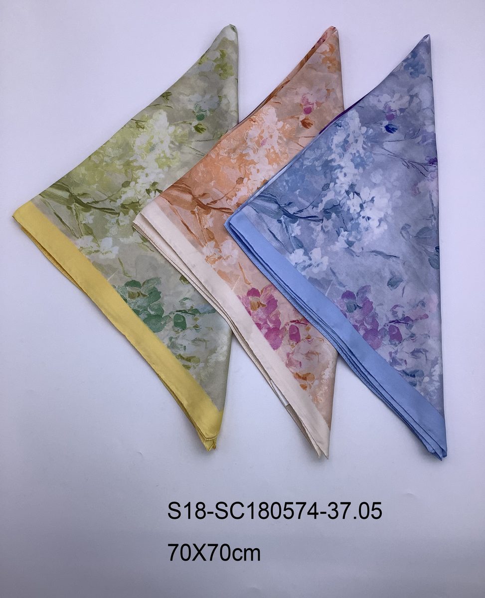 Pañuelo de Raso 70x70 CM.